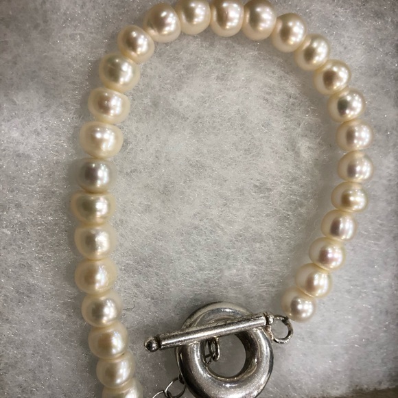 Bracelets - Picture 4 of 6